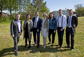 Sverrir Óskarsson og Theódóra S. Þorsteinsdóttir hjá Bjartri framtíð og Ármann Kr. Ólafsson, Margrét Friðriksdóttir, Hjördís Ýr Johnson, Guðmundur Geirdal og Jón Finnbogason, Sjálfstæðisflokki, þegar meirihlutasamstarf Bjartrar framtíðar og Sjálfstæðisflokksins var kynnt á Marbakka í Kópavogi 7. júní 2014.