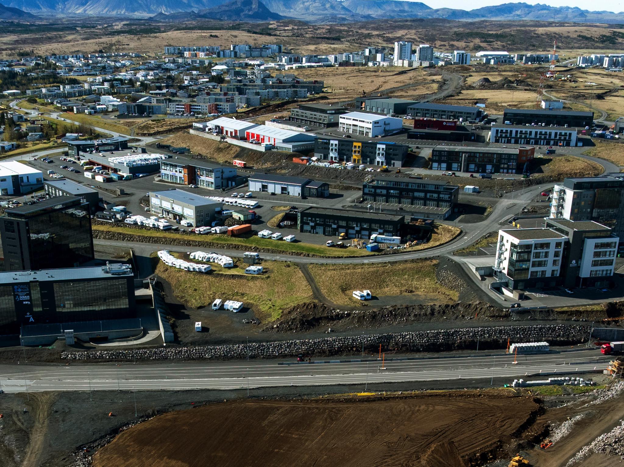 Urðarhvarf 12