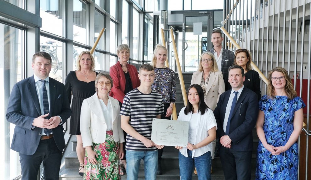 fremri röð frá vinstri: Ásmundur Einar Daðason,  Anna Elísabet Ólafsdóttir, Eiríkur Örn Beck, Ingun&hellip;