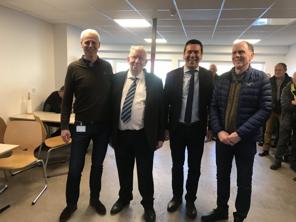 Á myndinni eru frá vinstri, Leifur Eiríksson forstöðumaður Þjónustumiðstöðvar Kópavogs, Hörður Júlí&hellip;