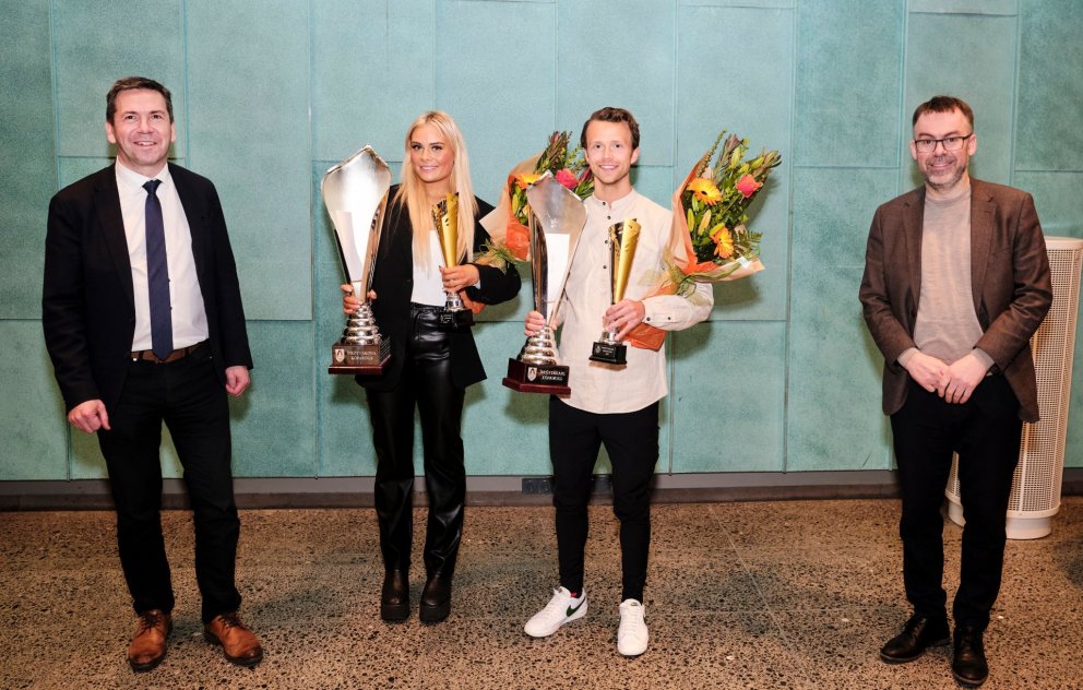 Ármann Kr. Ólafsson bæjarstjóri, Tinna Sif Teitsdóttir íþróttakona ársins, Arnar Pétursson íþróttak&hellip;
