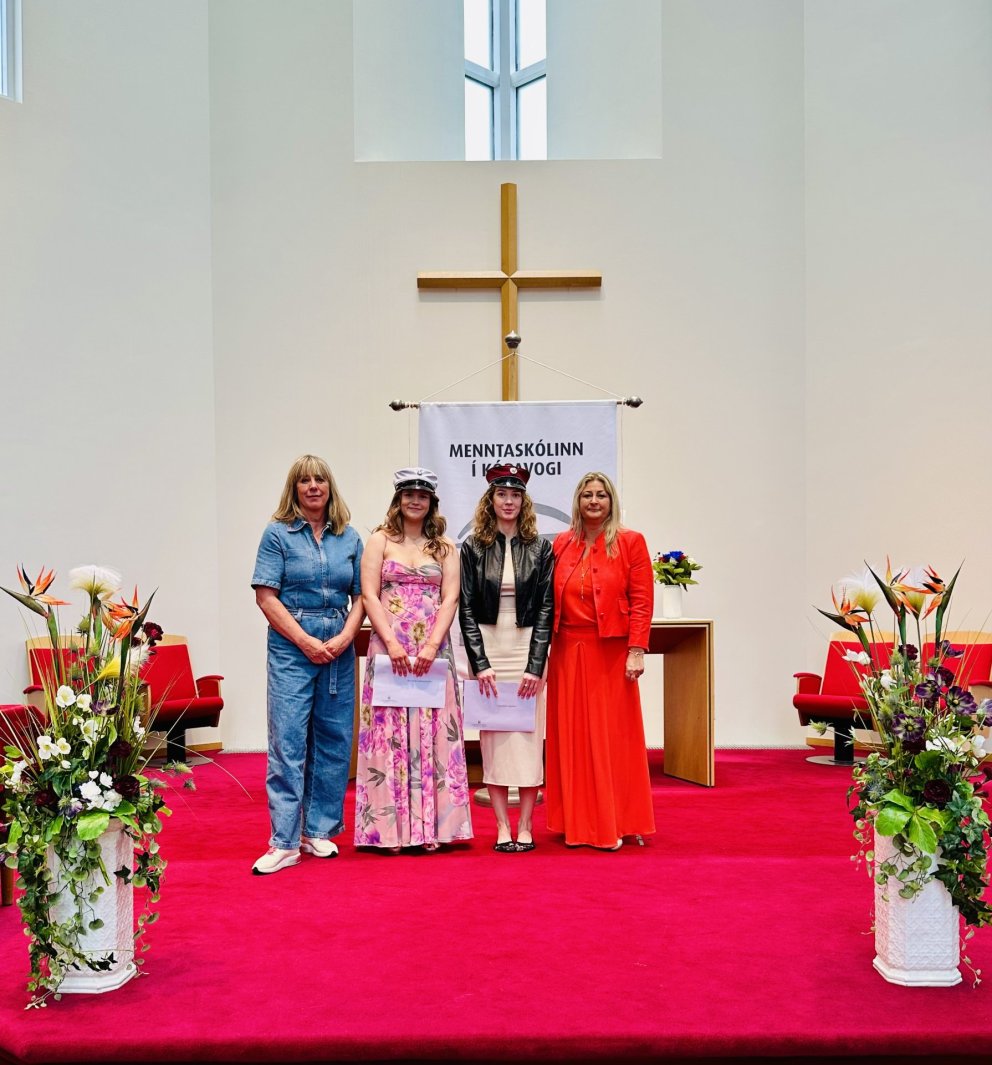 Elísabet Sveinsdóttir, forseti bæjarstjórnar Kópavogs, Una Karen Guðmundsdóttir,  Tinna Sædís Ægisd&hellip;