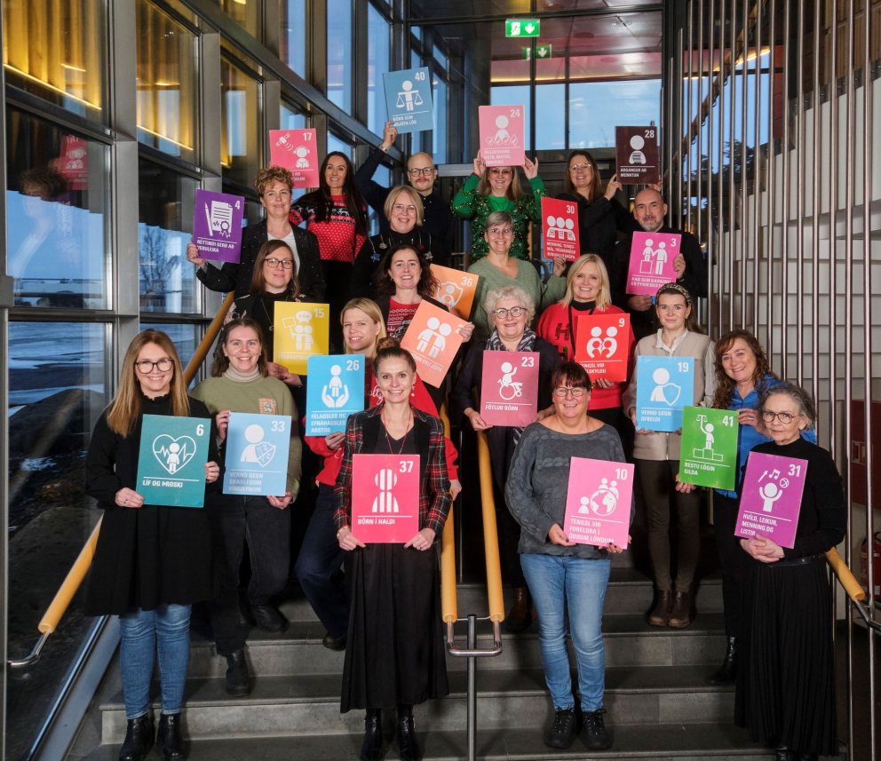 Fulltrúar UNICEF, grunnskóla, leikskóla, frístundar og félagsmiðstöðva að lokinni undirritun ásamt &hellip;