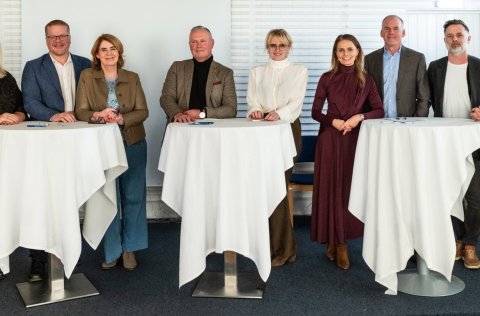 Mynd tekin við undirritun samningsins í Garðaholti, Garðabæ, talið frá vinstri: Inga Hlín Pálsdótti&hellip;