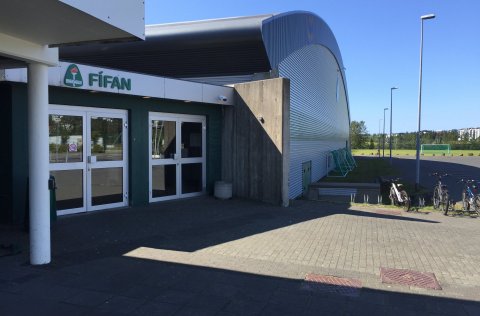 Fyrir utan Fífuna