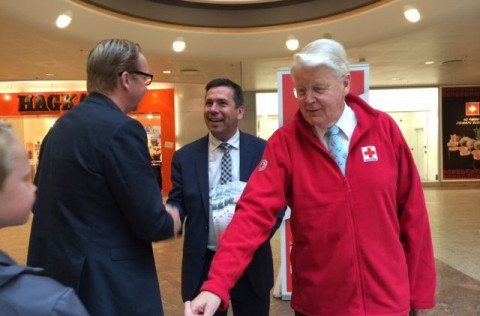 Ármann Kr. Ólafsson bæjarstjóri Kópavogs og Ólafur Ragnar Grímsson forseti Íslands í Smáralind að s&hellip;
