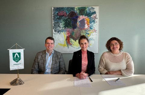 Jóhannes Þorleiksson, forstöðumaður rafveitu hjá Veitum, Ásdís Kristjánsdóttir bæjarstjóri Kópavogs&hellip;