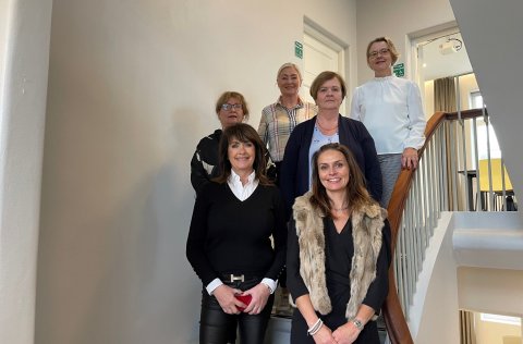 Á myndinni eru: Margrét Björnsdóttir, Ingibjörg Dalberg, Anna Elísabet Ólafsdóttir verkefnastjóri l&hellip;
