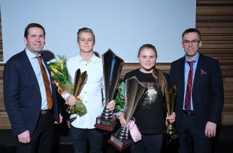 Íþróttafólk Kópavogs 2018. Á myndinni eru Ármann Kr. Ólafsson bæjarstjóri, Valgarð Reinhardsson fim&hellip;