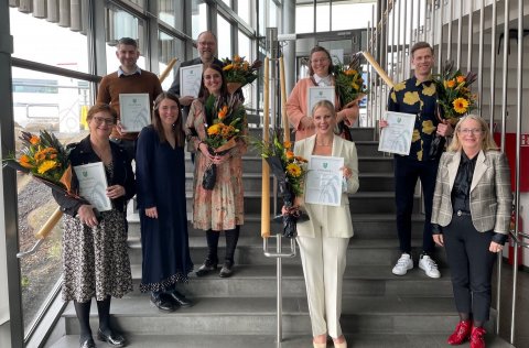 Á myndinni má sjá viðurkenningarhafa ásamt Margréti Friðriksdóttur, forseta bæjarstjórnar og forman&hellip;