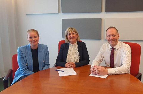 Sigrún Þórarinsdóttir, sviðstjóri velferðarsviðs hjá Kópavogsbæ, Björg Baldursdóttir, formaður velf&hellip;